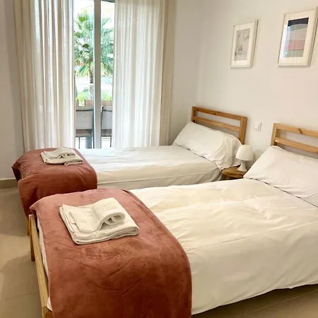 Luxury & Style In Marina Real
